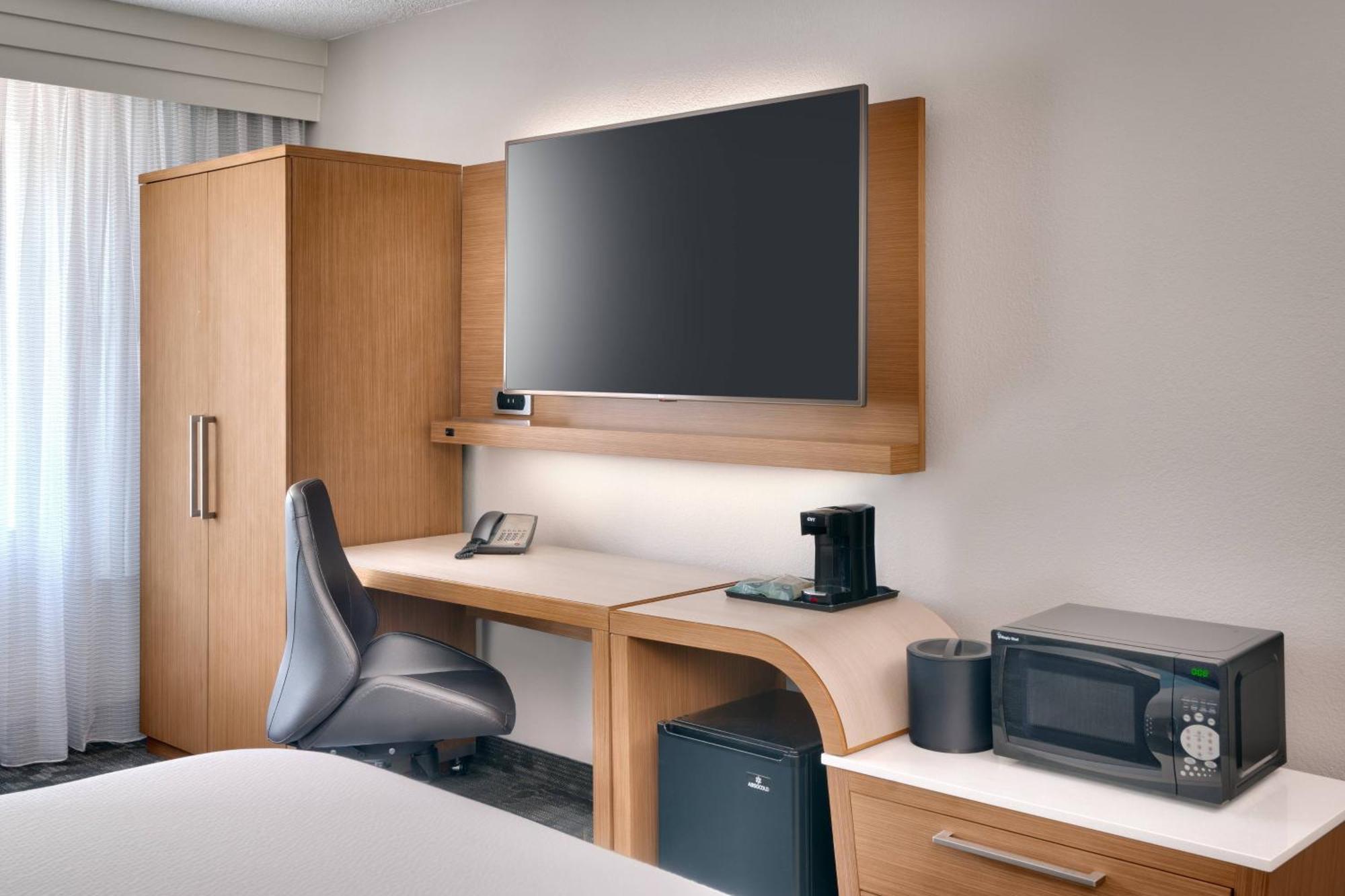 Courtyard By Marriott Charlotte Airport Loso Exterior foto