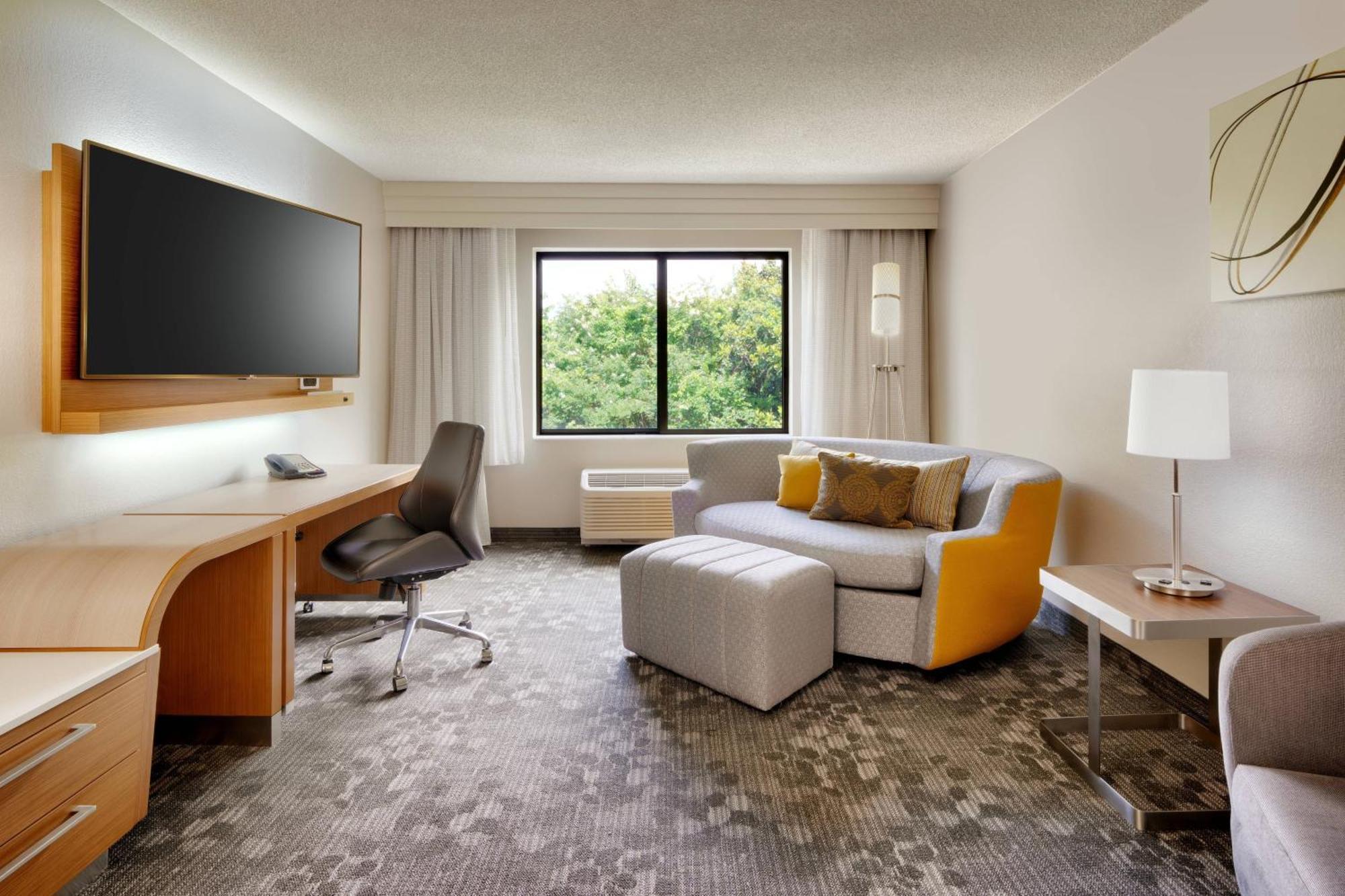 Courtyard By Marriott Charlotte Airport Loso Exterior foto