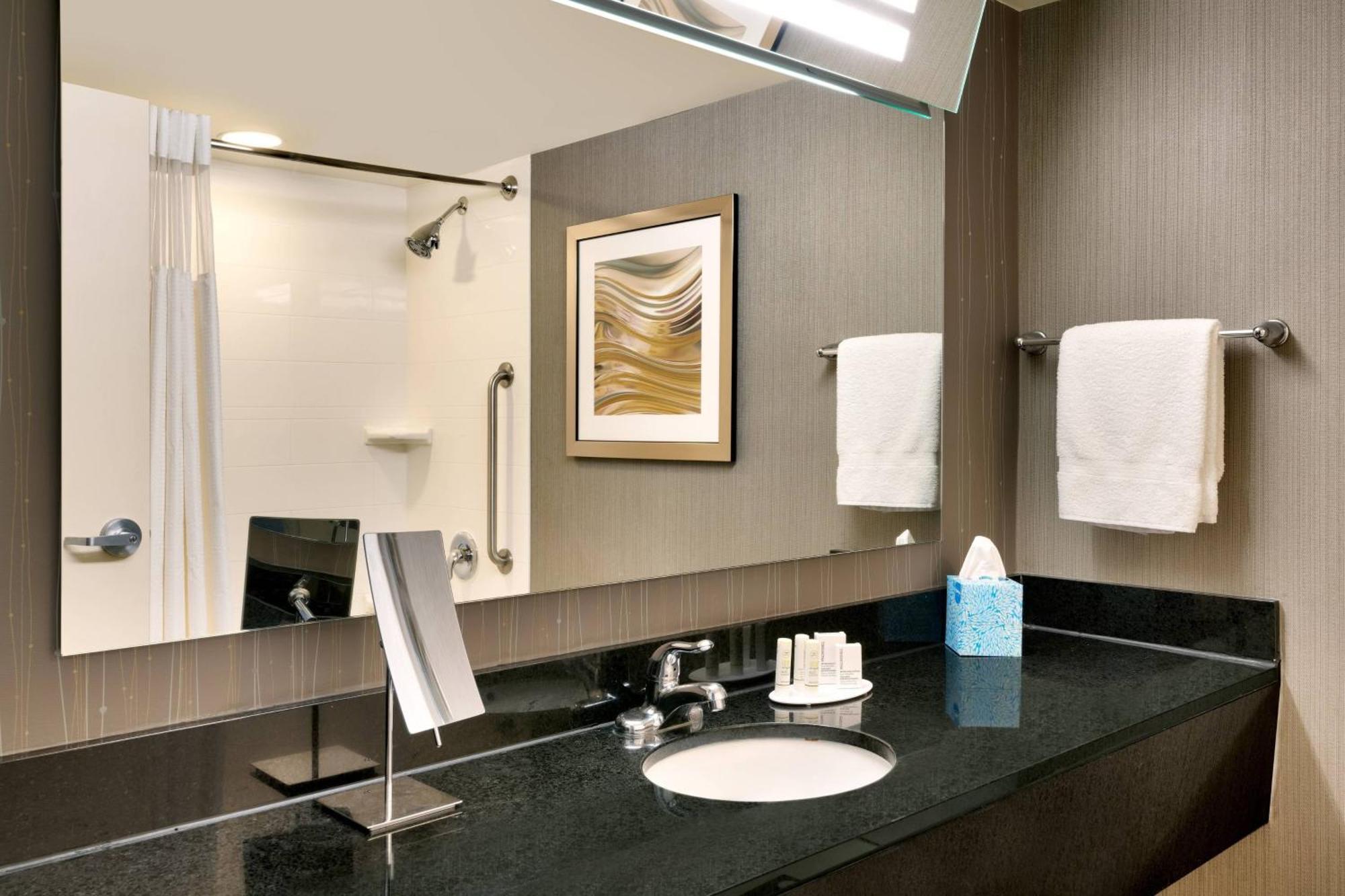 Courtyard By Marriott Charlotte Airport Loso Exterior foto