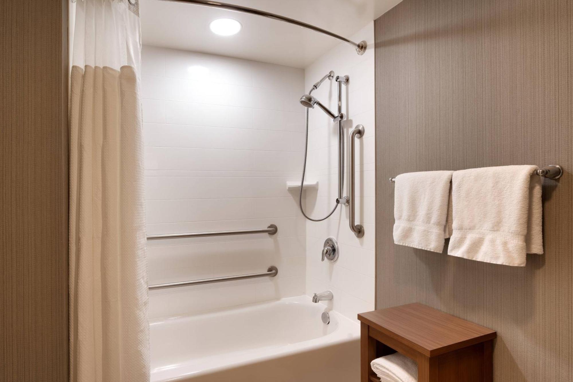 Courtyard By Marriott Charlotte Airport Loso Exterior foto