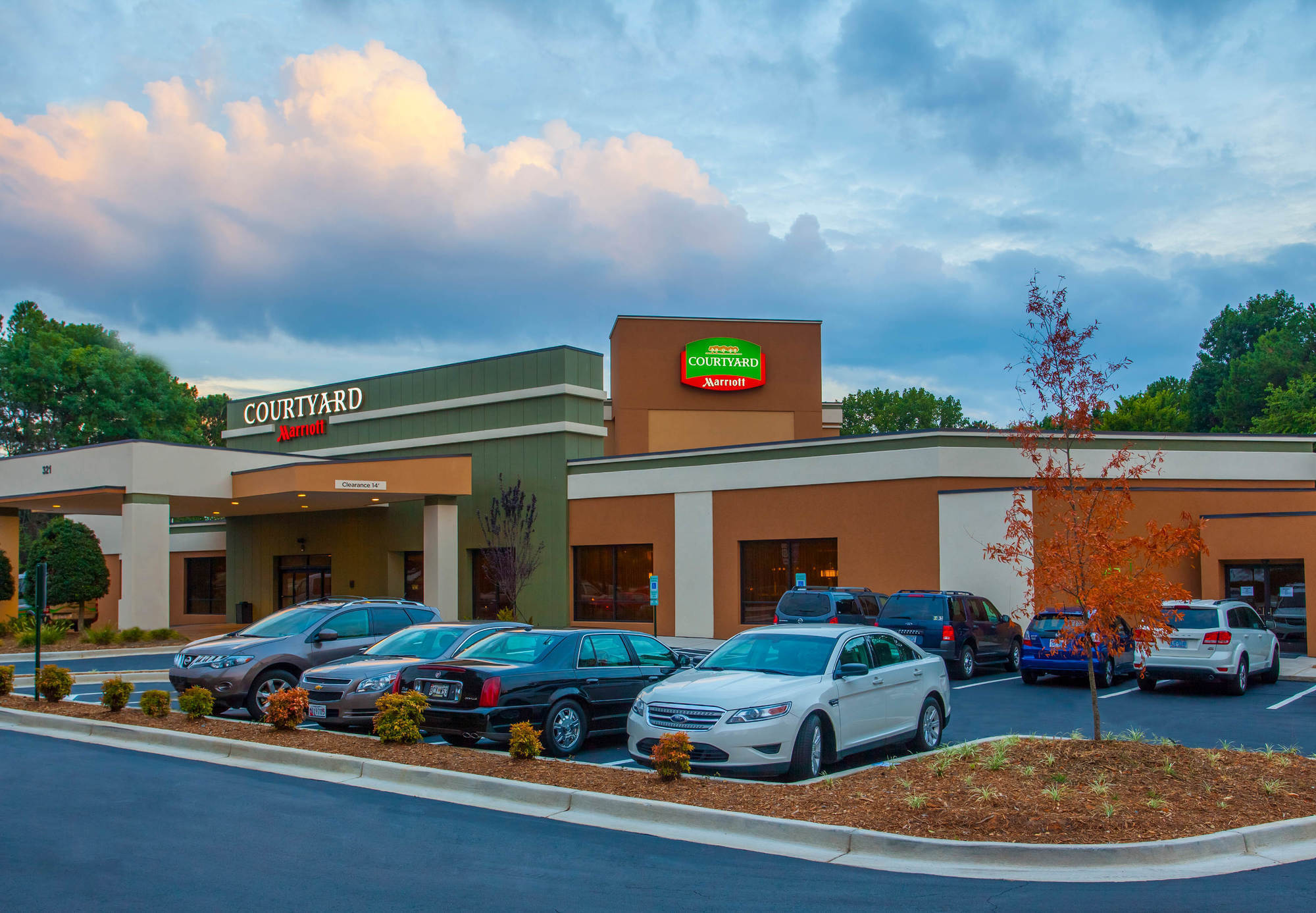 Courtyard By Marriott Charlotte Airport Loso Exterior foto